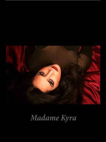 Madame Kyra 39